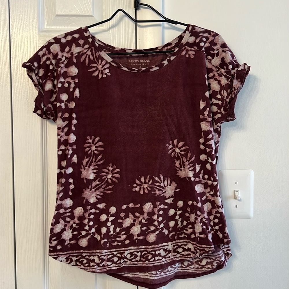 Lucky shirt size small